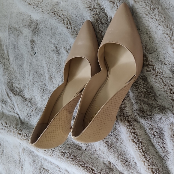 Vince Camuto Shoes - Vince Camuto Beige Heels Size 9